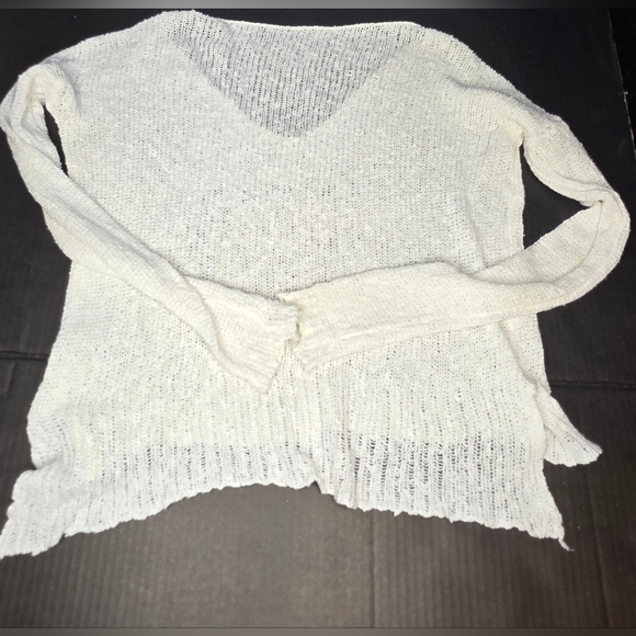 White Lightweight Summer Sweater Italian, lg, cotton/viscose blend - Picture 6 of 9